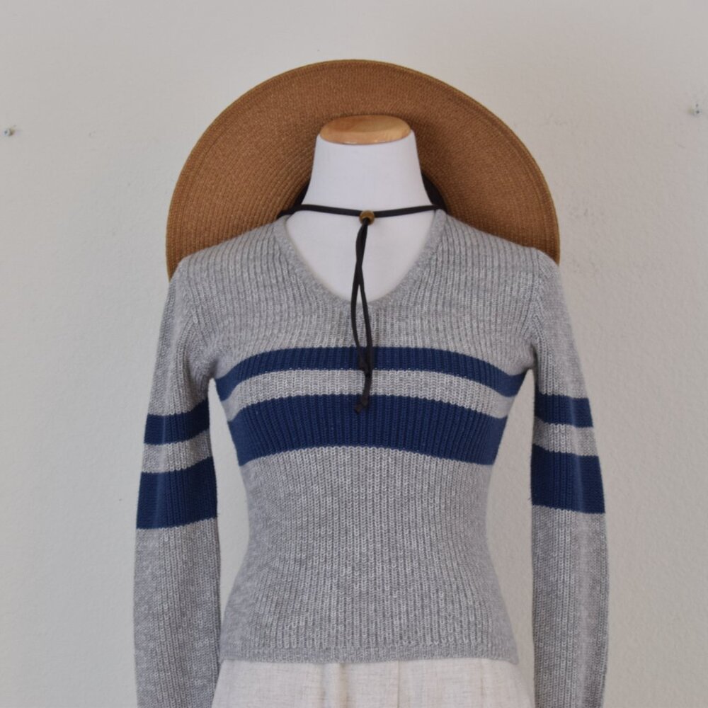 Vintage 90s Gray Striped Acrylic/Cotton V-Neck Crop Sweater Blue Alphast size M‎